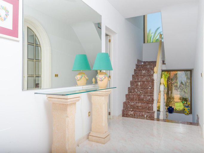 Others 2, Casa Bonita (ses Salines) - Villa With Pool, Baleares