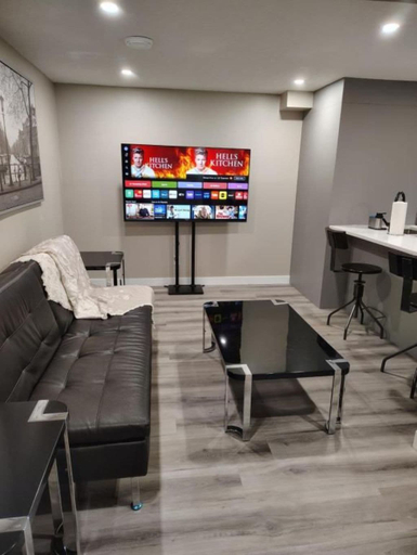 Others 5, Cozy 3-bedroom House Rental in Calgary's Rosscarrock Area, Division No. 6