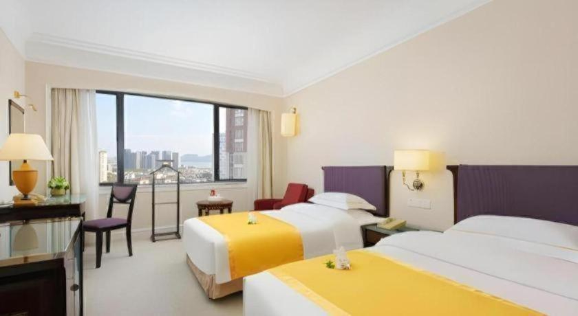 Bedroom 3, Shantou Golden Gulf Hotel, Shantou