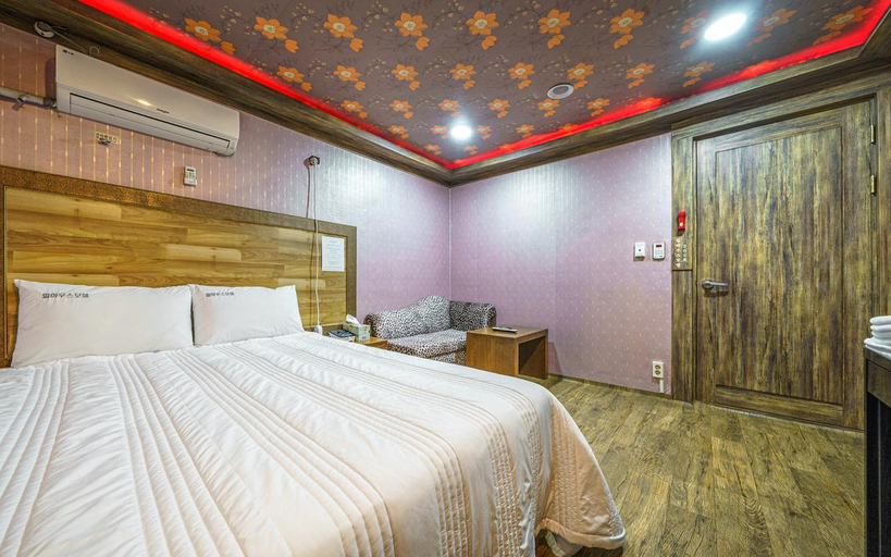 Bedroom 4, Daebudo Hill House, Hwaseong