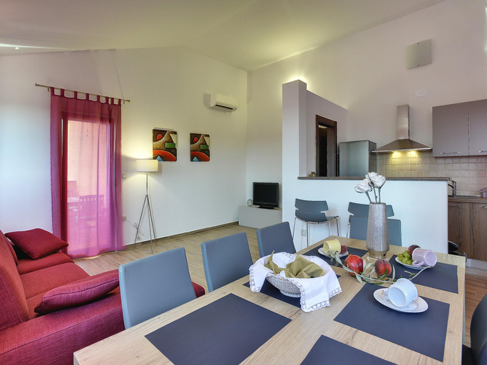 Others 1, Villa in Pula with sea beach, Pula