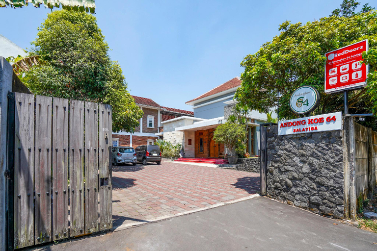 Exterior & Views, RedDoorz @ Andongkoe 64 Salatiga, Salatiga