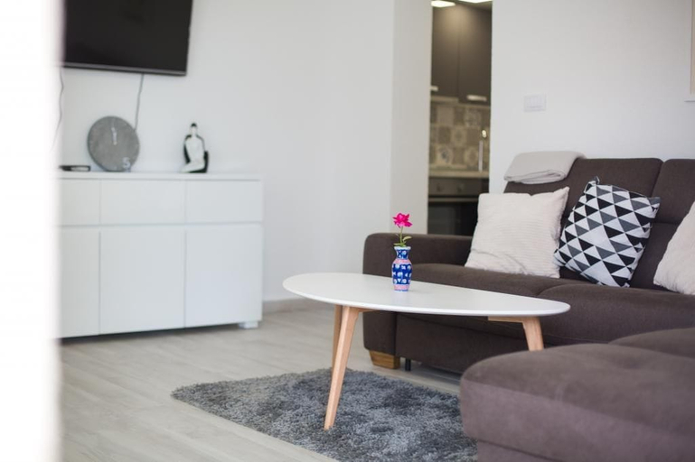 Others 4, Serious Job Apartment, Dubrovnik