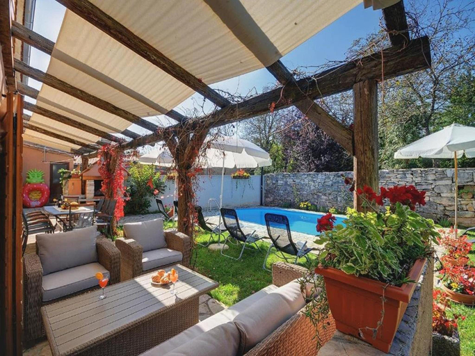 Others 3, Villa in Žminj with Private Pool and Nature, Gračišće