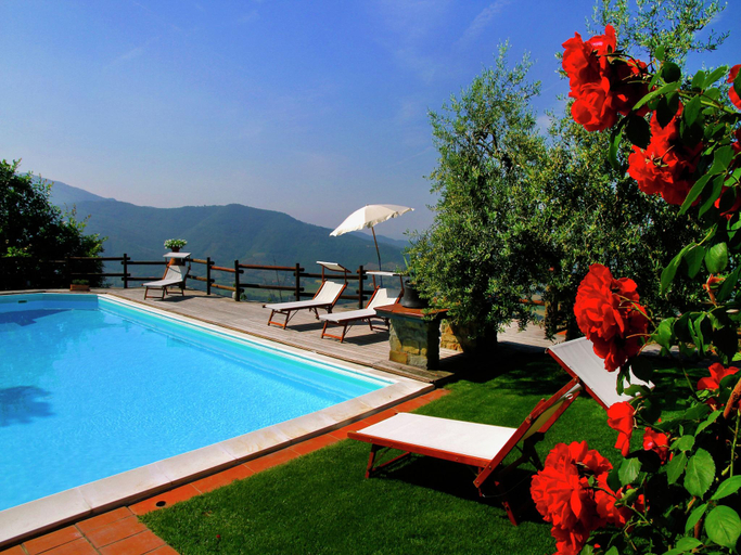 Others 5, Villa in Tuscany with Pool and Valley Views, Arezzo