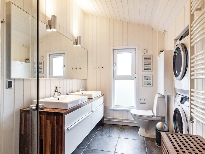 Bathroom 3, 4 Star Holiday Home in Hjorring, Hjørring