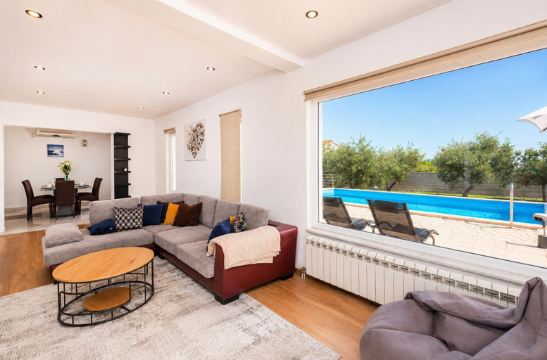 Others 5, Villa Maslina in Sikovo, Sveti Filip i Jakov