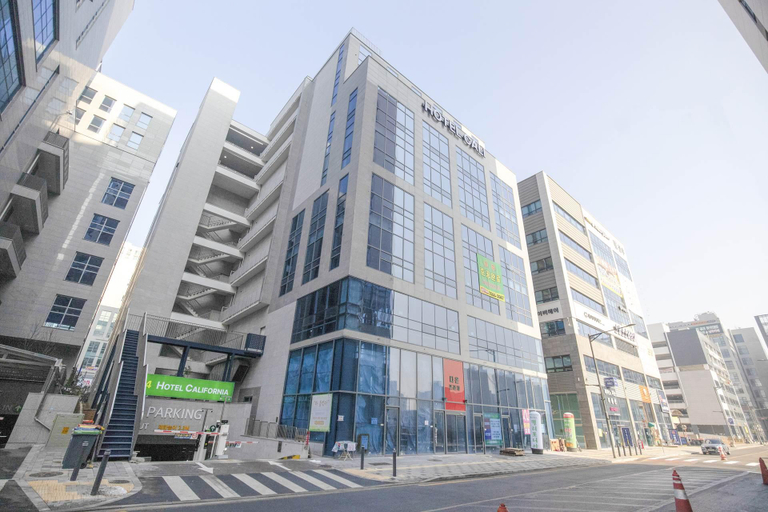 Exterior & Views 1, Incheon Geomdan New Town Hotel California, Gimpo