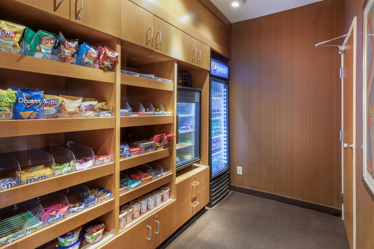 Food & Drinks 4, SureStay by Best Western Mount Pleasant Racine, Racine