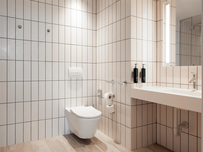 Bathroom 5, Hilton Garden Inn Brussels Airport, Vlaams Brabant