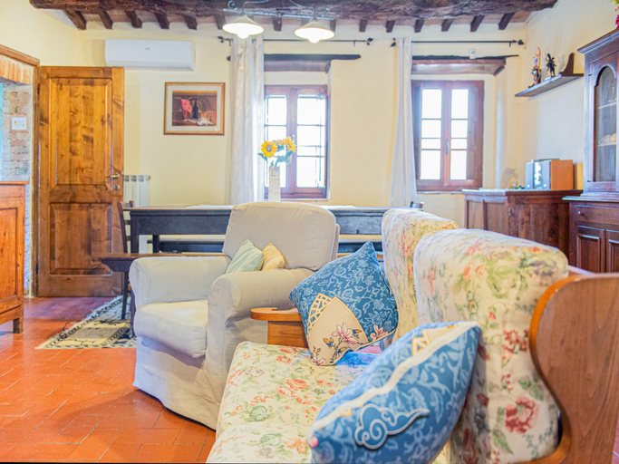 Others 2, Villa Belle Vue: a Charm, Siena