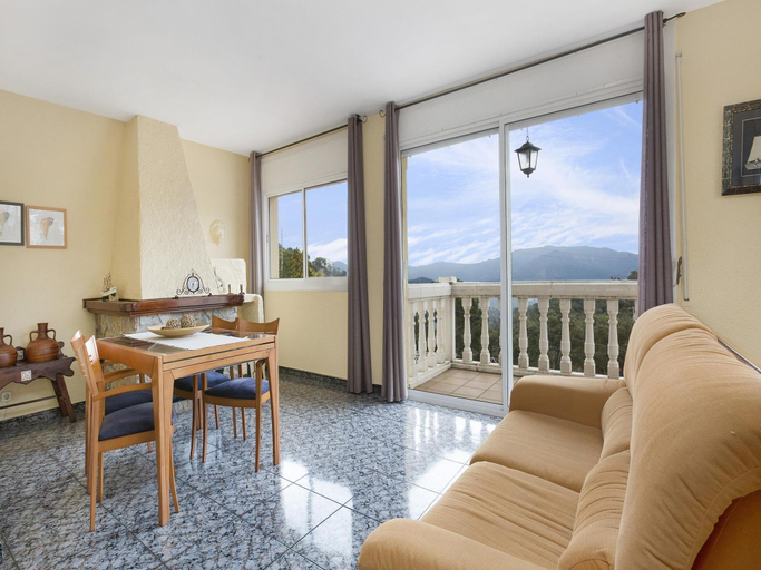 Others 4, Sea and mountain view villa with pool, Girona