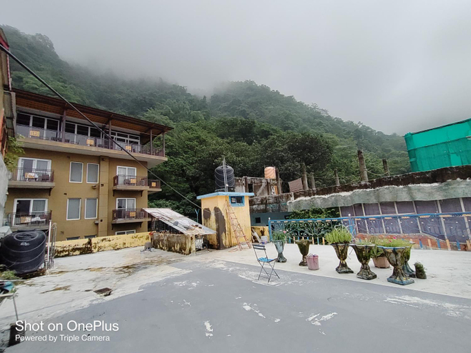 Exterior & Views 1, Hotel Golden Crown, Garhwal