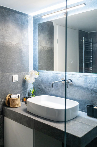 Bathroom 2, Acropolis Exclusive Apartment, Attica