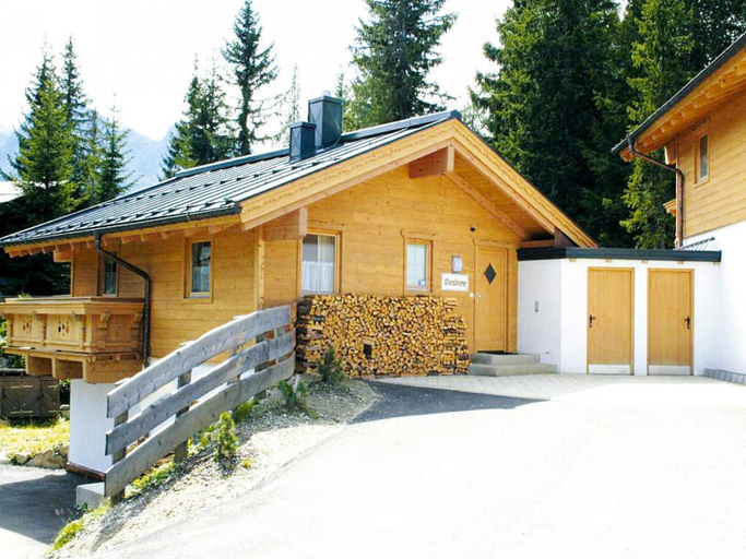 Others 3, Chalet in Zillertal near Ski Slopes, Zell am See