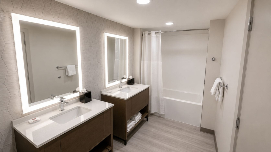 Bathroom 4, Comfort Inn & Suites, Okanagan-Similkameen