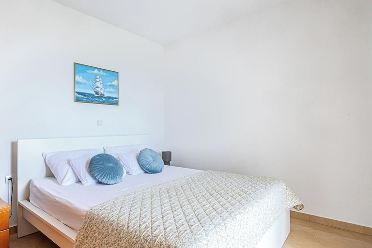 Bedroom 2, Apartments Seaview, Tučepi