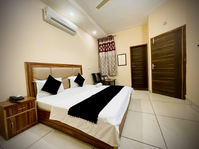Others 2, Hotel Sk Grand, Sahibzada Ajit Singh Nagar