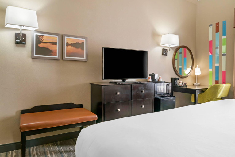 Bedroom 4, Comfort Inn & Suites Toledo North, Lucas