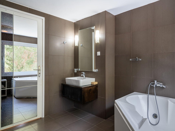 Bathroom 3, Beautiful 5bedroom villa big pool, close to beach!, Crete
