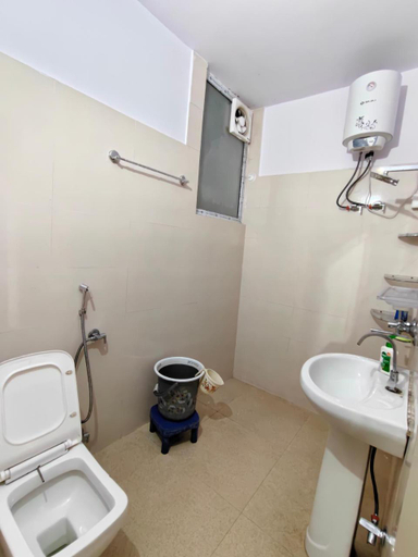 Bathroom 3, The Kiwi Shadow Guest House, Almora