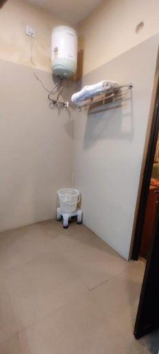Bathroom 3, Pallavi International Hotel, Varanasi