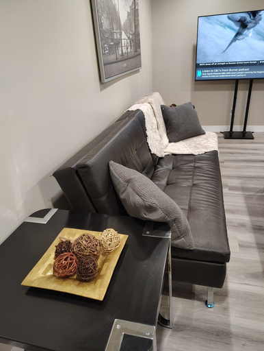 Others 2, Cozy 3-bedroom House Rental in Calgary's Rosscarrock Area, Division No. 6