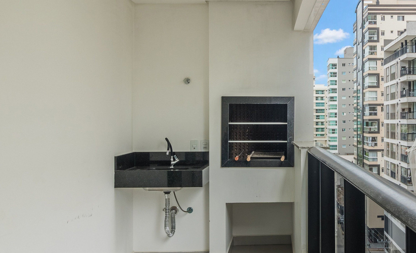 Others 5, Apt w/ BBQ Grill 300m From the Beach May0501, Porto Belo