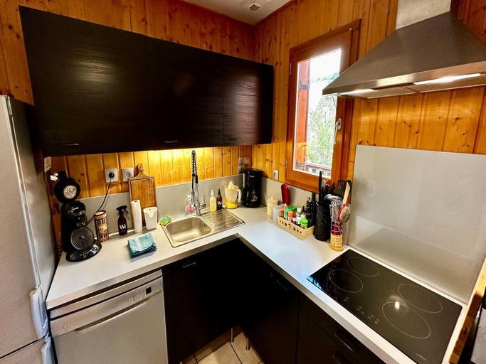 Others 3, Spacious French Chalet Stay for 10, Puy-de-Dôme