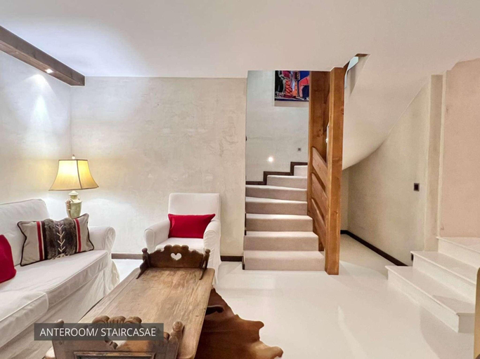 Others 2, 7-bedroom Chalet with Private Pool, Saanen