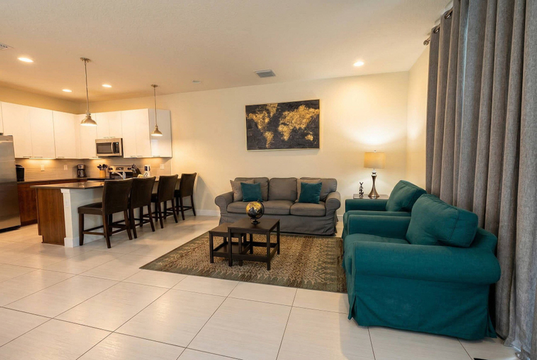 Others 3, Lermont Townhome w/ Private Pool - Near Disney, Lake