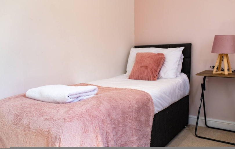Others 3, Newly Renovated Sanctuary for 4 in Charlotte House, Suffolk