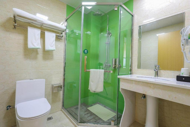 Bathroom 3, GreenTree Inn Jiaxin Puyuan Kaixuan Road, Jiaxing