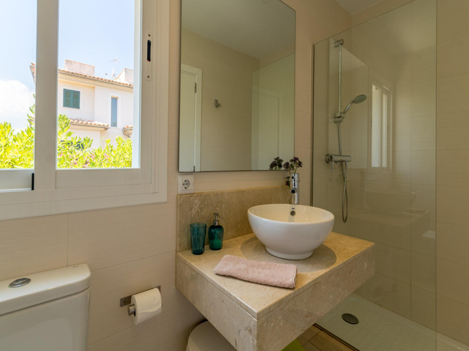 Bathroom 3, Beachside Mar II Villa in Barcares, Baleares