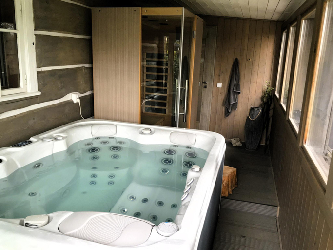 Others 4, Villa in Tanvald near Ski Slopes, Jablonec nad Nisou