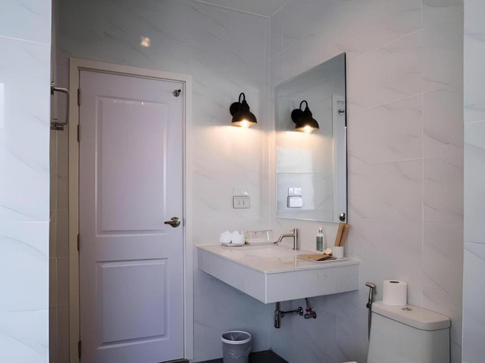 Bathroom 5, Nanlamoon Hotel, Muang Nan