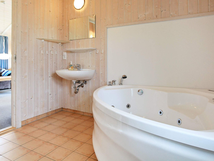 Bathroom, Holiday Home in Otterndorf, Cuxhaven
