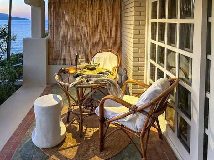 Others 4, Crete Beachfront Coconut Gem With Seaviews Pool, Crete