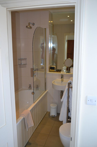 Bathroom 4, Sissinghurst Castle Farmhouse, Kent