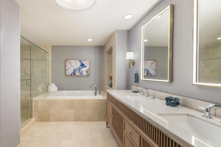 Bathroom 5, Hilton Orlando, Orange