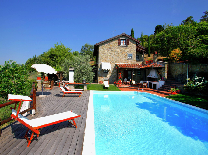 Others 3, Villa in Tuscany with Pool and Valley Views, Arezzo