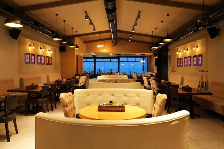 Food & Drinks 4, Pasaport Pier Hotel, Konak