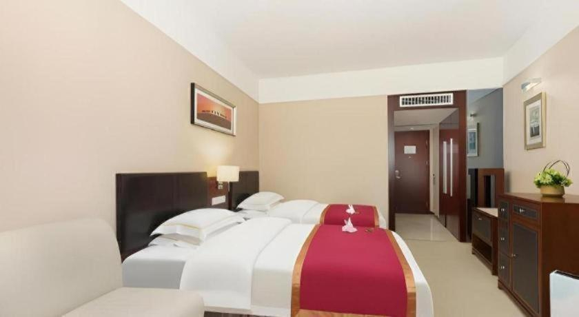 Bedroom 3, Shantou Golden Gulf Hotel, Shantou