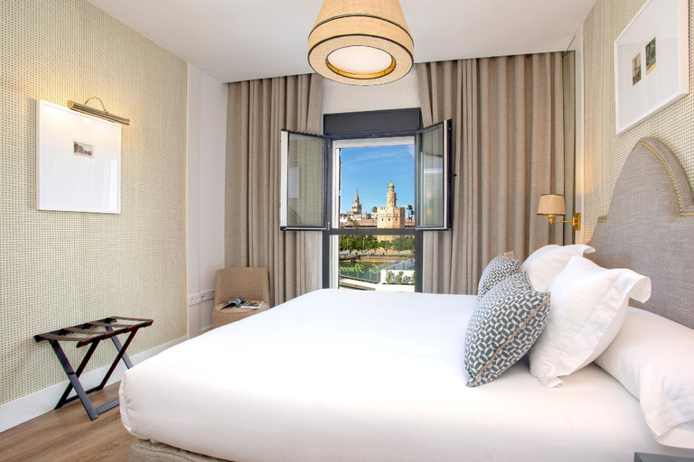 Others 3, Luxury apartment Torre del Oro view II, Sevilla