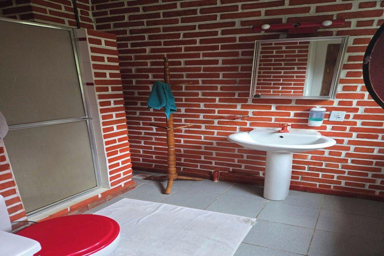 Bathroom 2, Maple Leaf Ecovillage Camping & Reserve, Resende