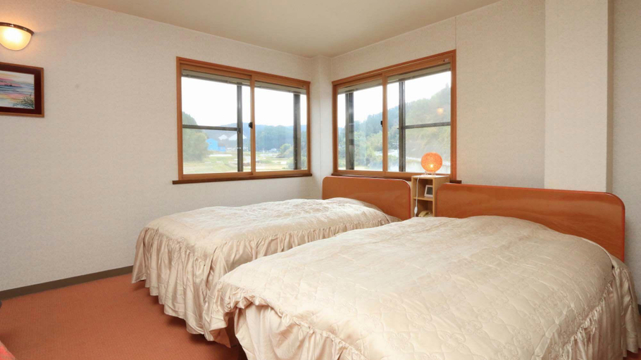 Bedroom 4, Yamanoyu Kazuyo, Taketa