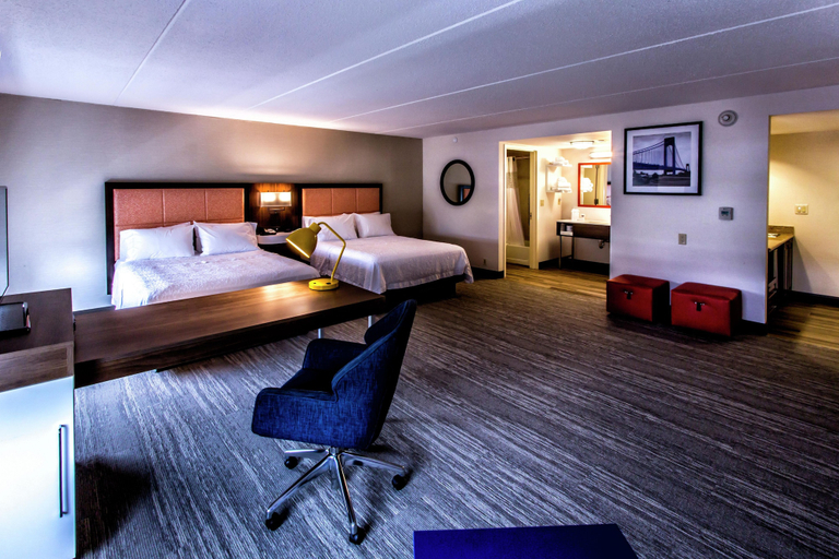 Bedroom 3, Hampton Inn & Suites Staten Island, New York