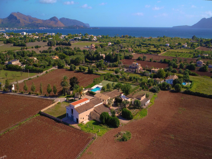 Others 2, L'eresta - Villa With Private Pool. Free Wifi, Baleares