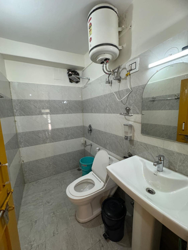 Bathroom 2, Kullu Manali Homestay, Kullu