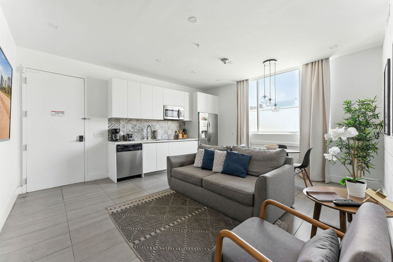 Others 4, Stylish 2BR Apt in South Beach Walk to Beach, Miami-Dade